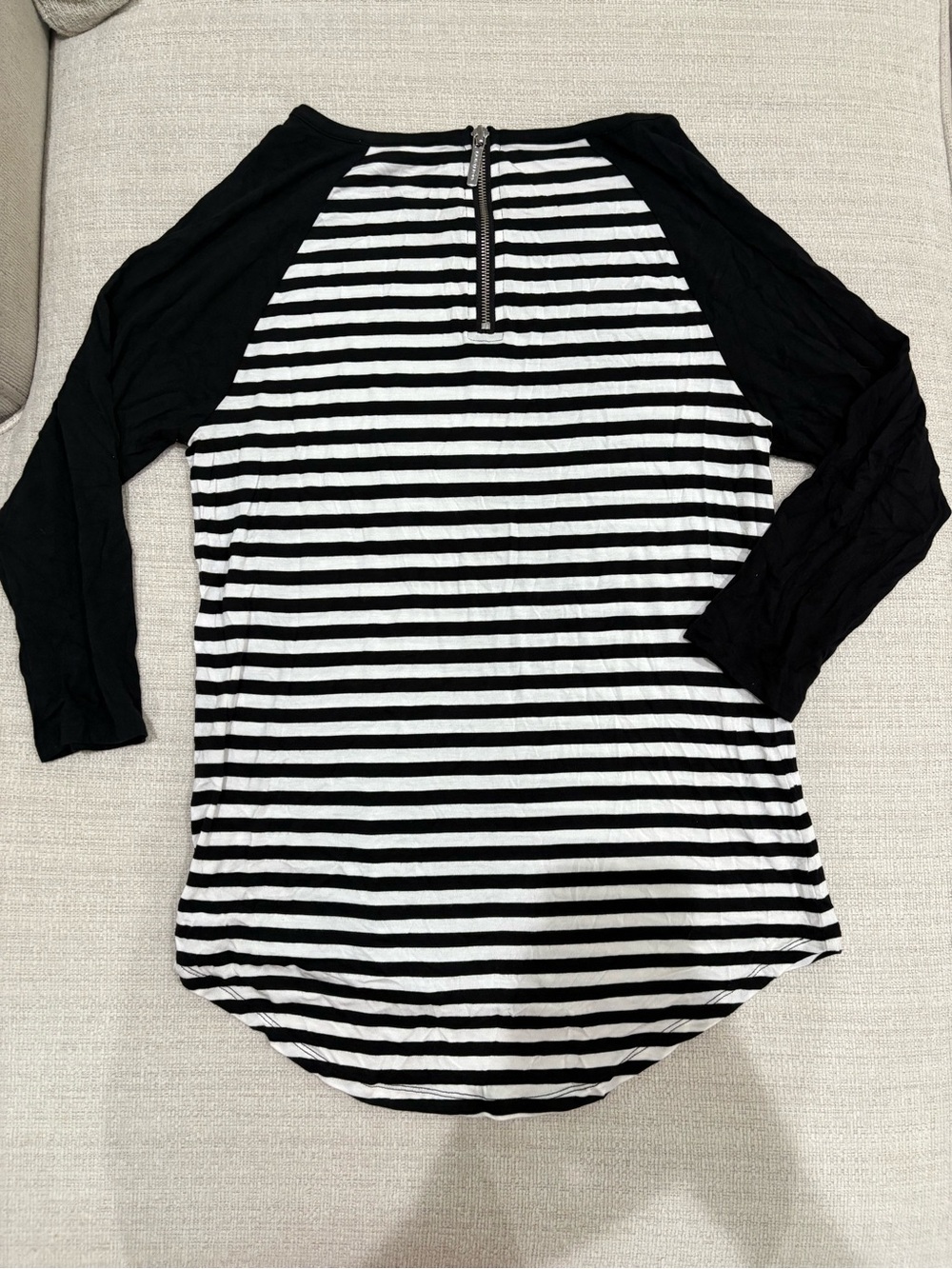 MICHAEL Michael Kors Black & White Striped Raglan Long Sleeve Top - Picture 4 of 4